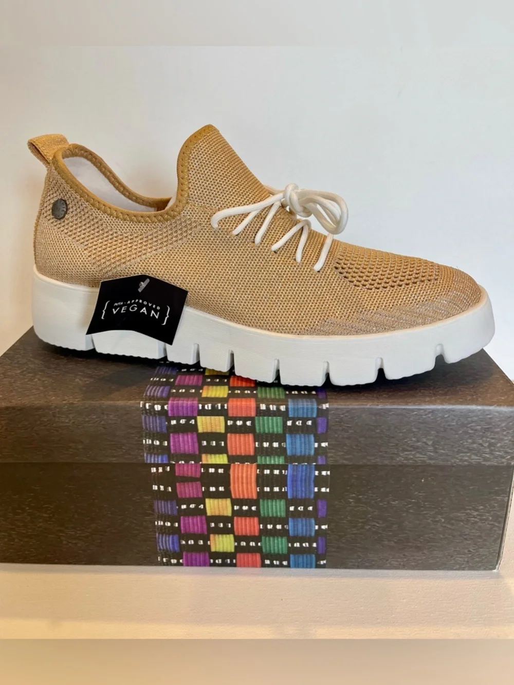 NIB BERNIE MEV NEW YORK CARA SLIP ON MEMORY FOAM SNEAKER CHAMPAGNE SHIMMER - Picture 3 of 13